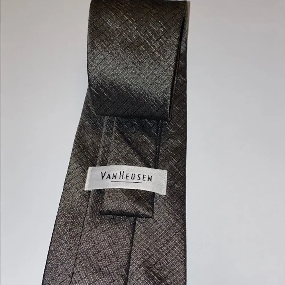 Van Heusen Tie Brown Satin 100% Silk